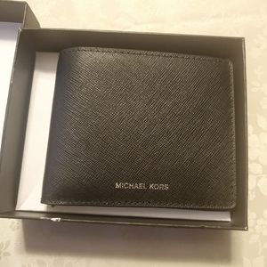 1 New Michael Kors Mens Wallet